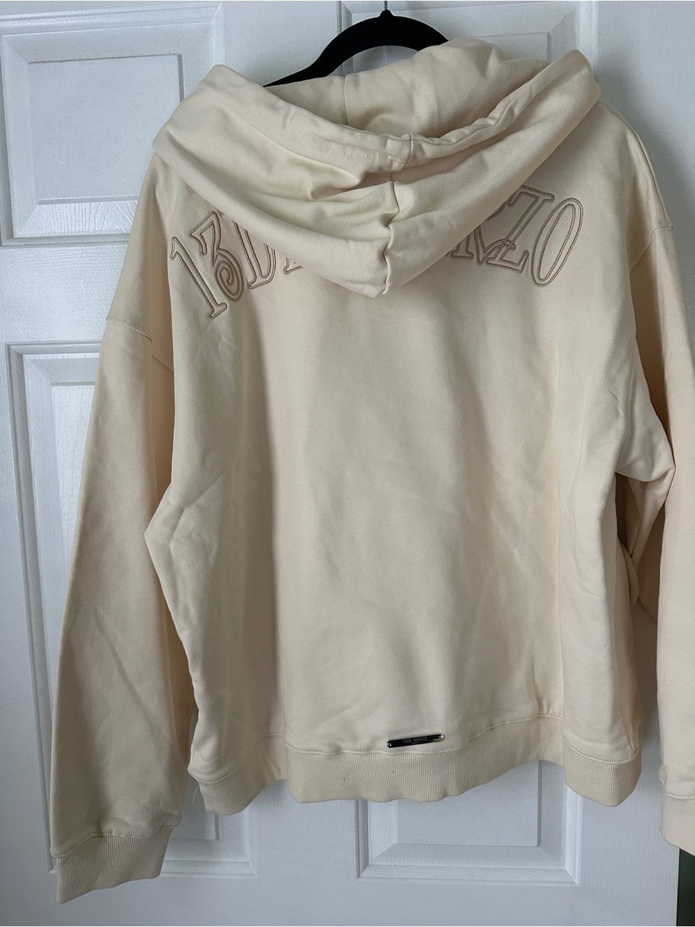 13DE Marzo Bear Embossed Hoodie NWT - Picture 5 of 8